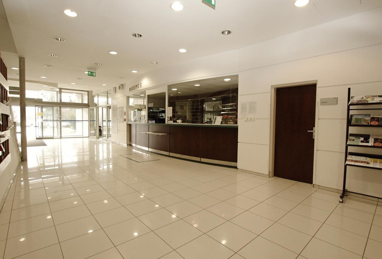 Hotel Kolej Akademie Brno Exterior foto